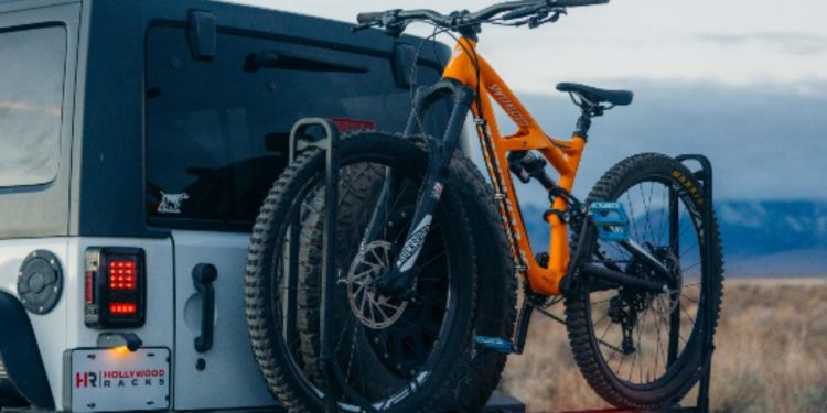 Hollywood Racks Unveils Two New CrossTrack Accessories