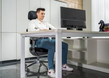 Lumoo Launches Uplift Chair for Lumbar Pressure Relief