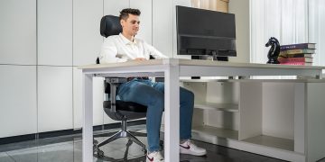 Lumoo Launches Uplift Chair for Lumbar Pressure Relief