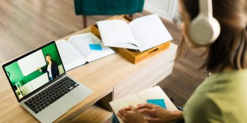 AI-Driven Learning Gains Momentum as Demand for Flexible Higher Education Grows